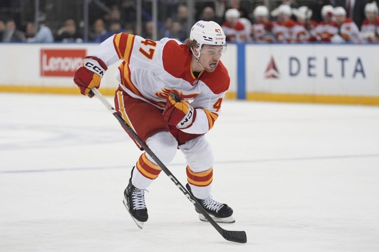 Flames re-sign forward Connor Zary to three-year contract | iNFOnews.ca