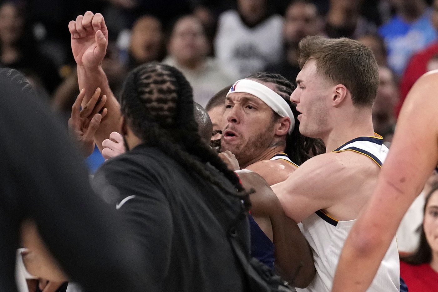 First-half skirmish between Nuggets and Clippers results in 6 technical fouls in Game 4 | iNFOnews.ca