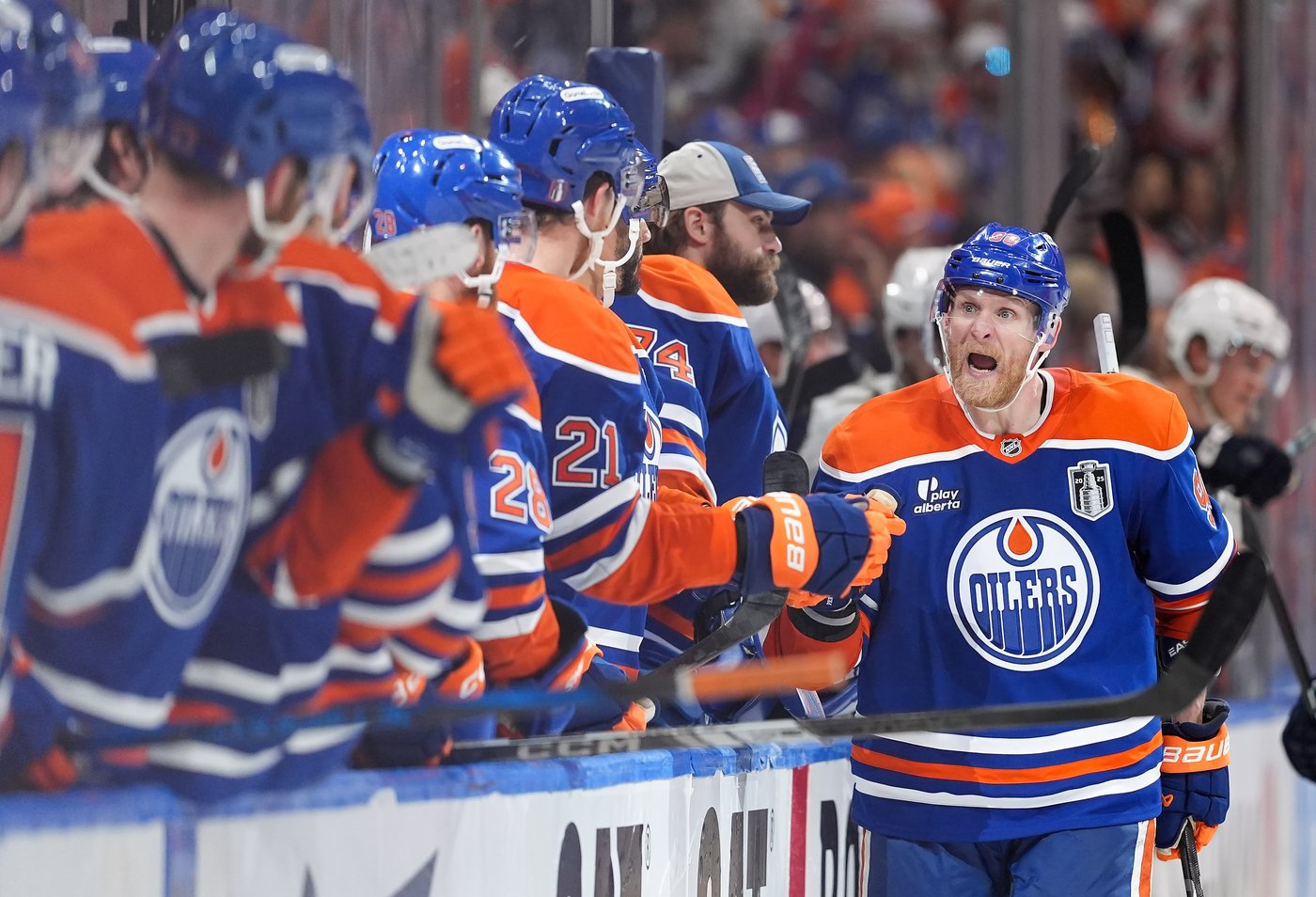 Edmonton Oilers lose forwards Perry, Brown as NHL's free agent window opens | iNFOnews.ca
