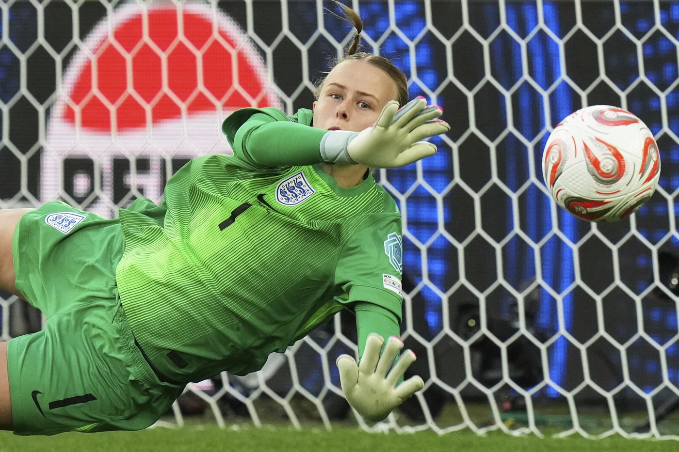 The Latest: Cool Kelly seals the win for England | iNFOnews.ca The Latest: Cool Kelly seals the win for England | iNFOnews.ca