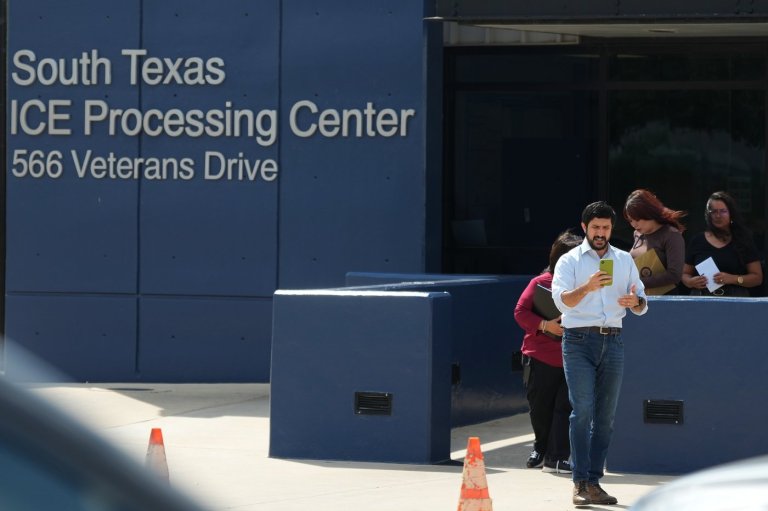Congressman says Venezuelan man shot by ICE then taken into custody told he needs surgery | iNFOnews.ca