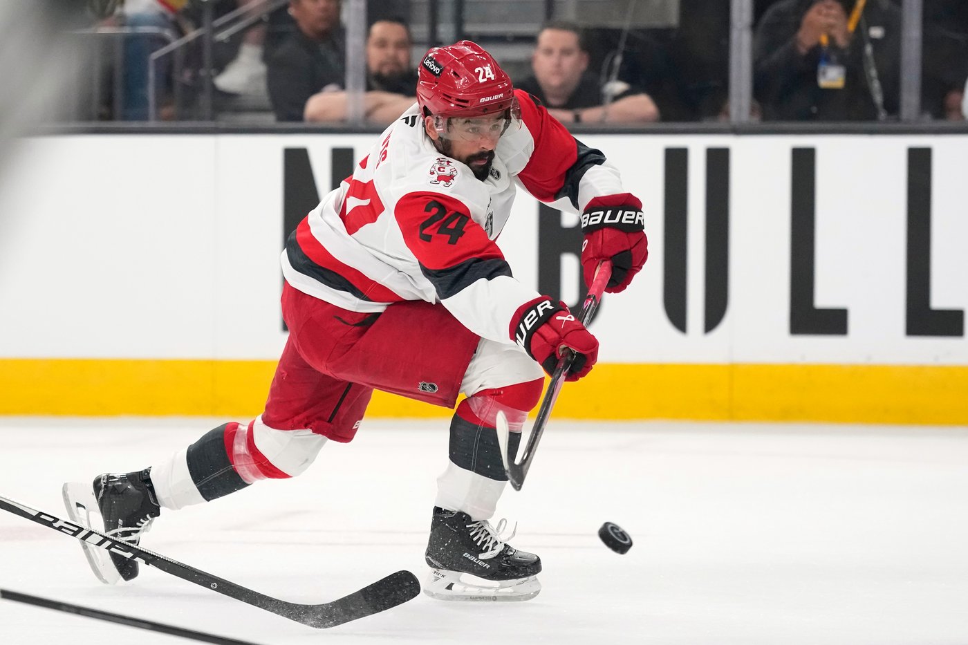 Hurricanes GM: Jarvis faces recovery time of 4-6 months after shoulder surgery | iNFOnews.ca