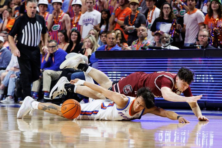 Condon and Chinyelu notch double-doubles as No. 12 Florida handles South Carolina 76-62 | iNFOnews.ca
