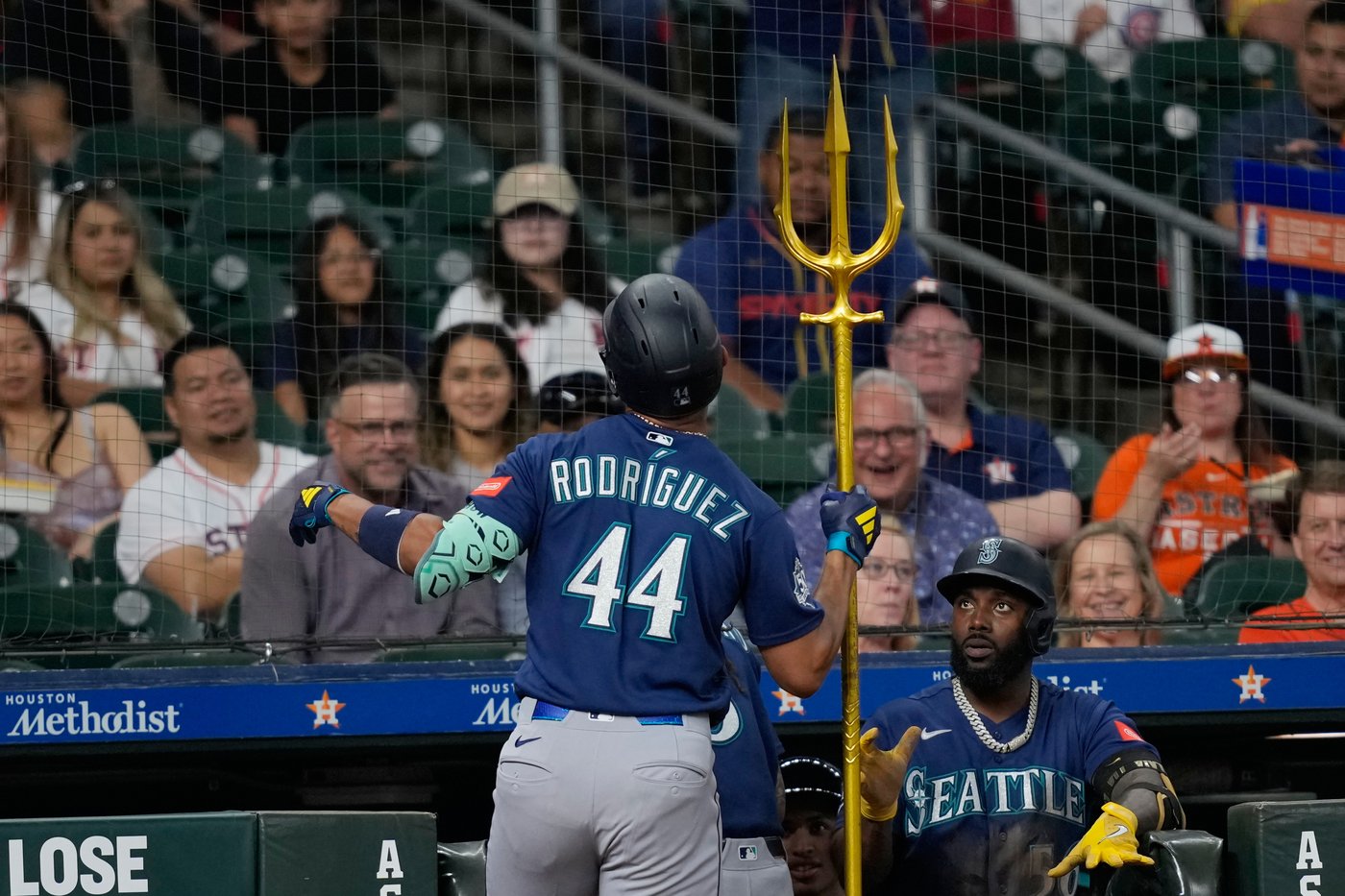 Rodríguez goes deep as the Mariners extend a franchise-record 8-game streak against Astros | iNFOnews.ca