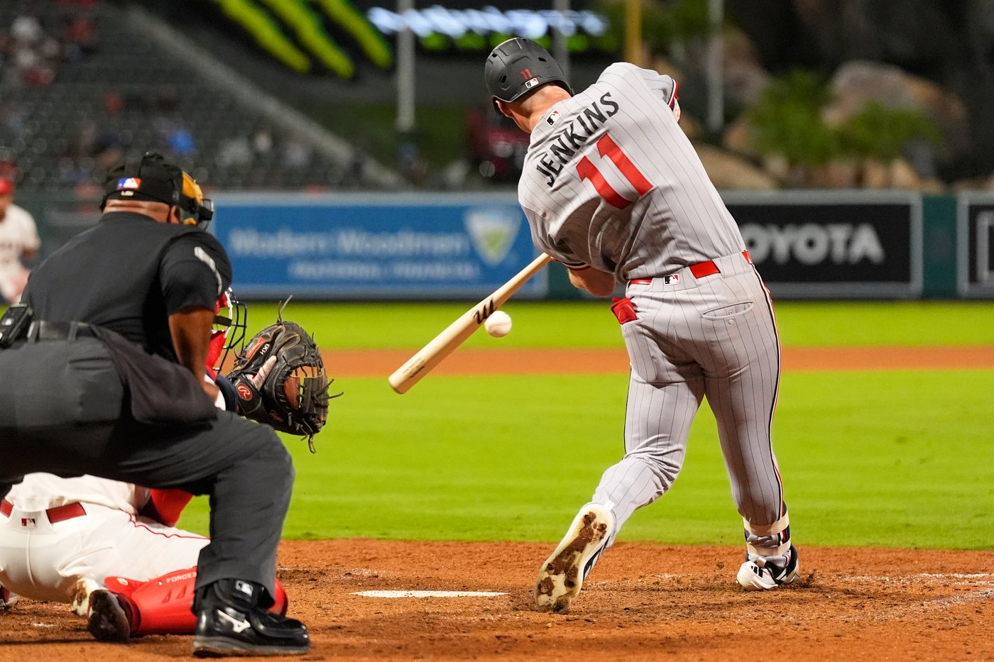 Angels blow 9th-inning lead, then rally for 2 in the 10th to edge Twins 5-4 | iNFOnews.ca Angels blow 9th-inning lead, then rally for 2 in the 10th to edge Twins 5-4 | iNFOnews.ca
