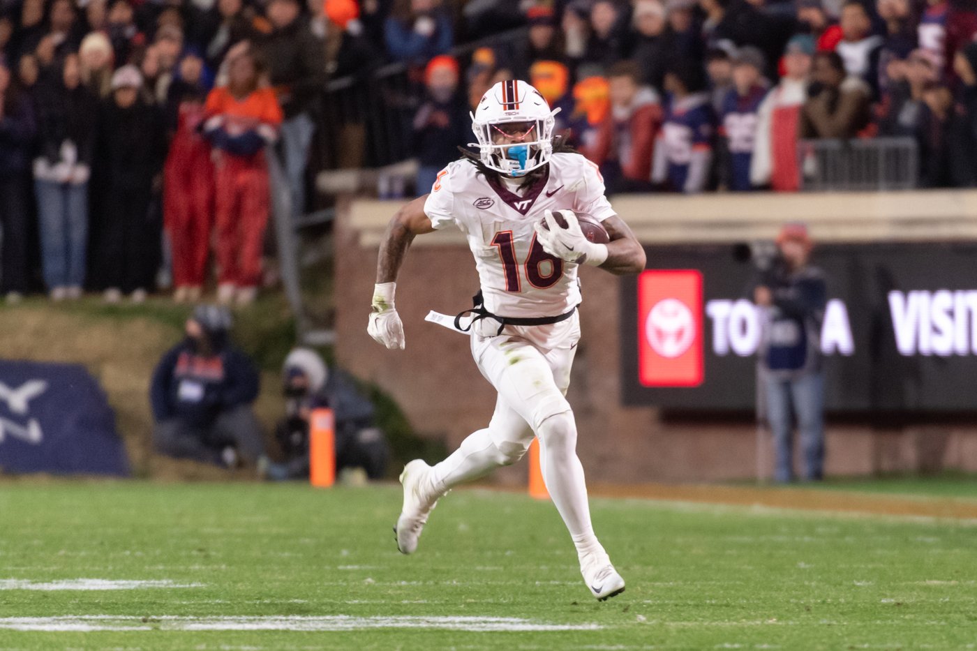 No. 17 Virginia tops Virginia Tech 27-7 to clinch a spot in ACC title game | iNFOnews.ca No. 17 Virginia tops Virginia Tech 27-7 to clinch a spot in ACC title game | iNFOnews.ca