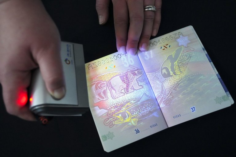 Ottawa's 30-days-or-free policy for issuing passports now in place | iNFOnews.ca