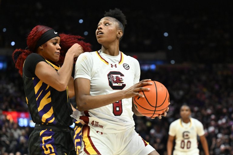 No. 3 South Carolina beats No. 6 LSU 79-72, extending winning streak against the Tigers to 18 games | iNFOnews.ca