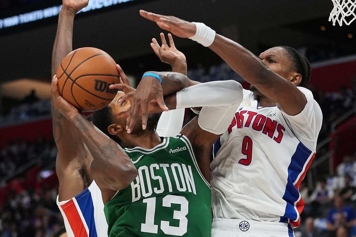 Paul George scores 38 points in a losing debut with the Celtics | iNFOnews.ca Paul George scores 38 points in a losing debut with the Celtics | iNFOnews.ca