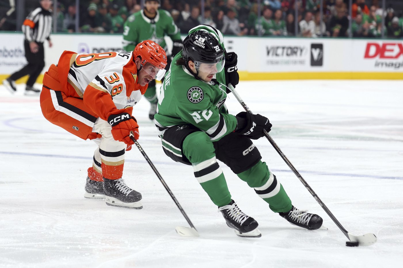 Leason has goal and 2 assists as Ducks beat Stars 4-2 for first winning streak of season | iNFOnews.ca