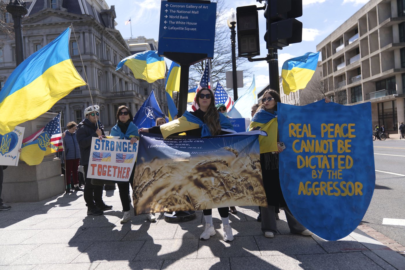 European leaders pledge to stand by Ukraine after confrontational Oval Office meeting with Trump | iNFOnews.ca