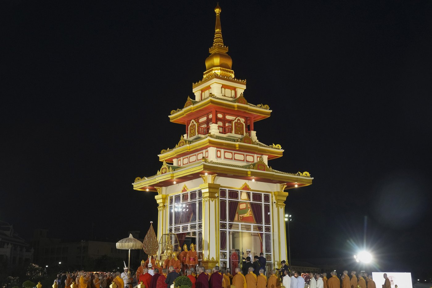 Relic of the Buddha loaned by China gets a warm welcome in Thailand | iNFOnews.ca Relic of the Buddha loaned by China gets a warm welcome in Thailand | iNFOnews.ca