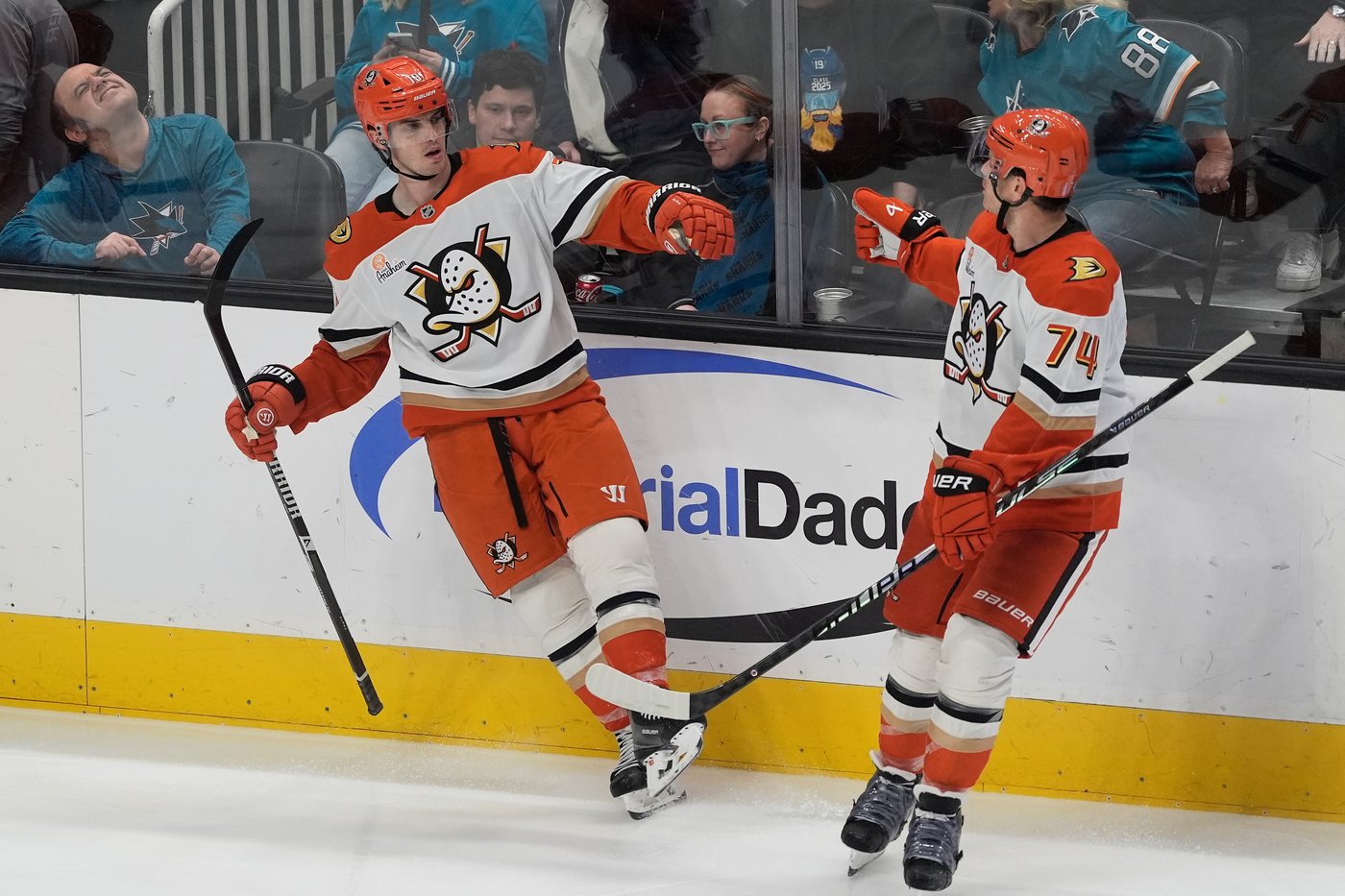 Celebrini ties it late then sets up Wennberg's winner as the Sharks beat the Ducks 4-3 | iNFOnews.ca Celebrini ties it late then sets up Wennberg's winner as the Sharks beat the Ducks 4-3 | iNFOnews.ca