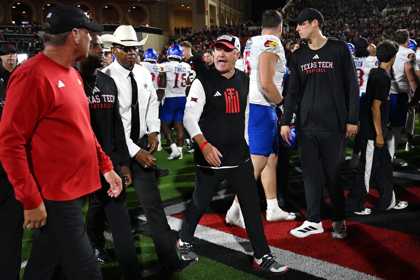 Big 12 fines Kansas $25,000 for Lance Leipold’s statement that a knife was thrown at Texas Tech game | iNFOnews.ca Big 12 fines Kansas $25,000 for Lance Leipold’s statement that a knife was thrown at Texas Tech game | iNFOnews.ca