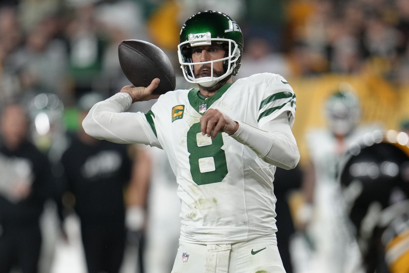 Russell Wilson throws for 2 TDs, runs for another TD in Pittsburgh debut as Steelers rout Jets 37-15 | iNFOnews.ca