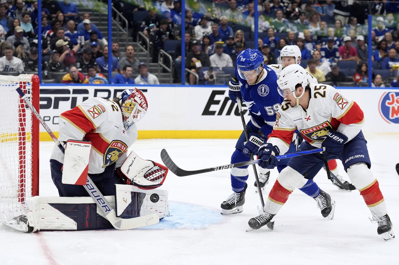 Schmidt scores again as Panthers beat Lightning 2-0 for 2-0 series lead | iNFOnews.ca