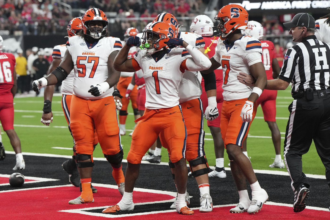 Syracuse rallies to force overtime and beat No. 25 UNLV 44-41, spoiling Rebels' poll debut | iNFOnews.ca Syracuse rallies to force overtime and beat No. 25 UNLV 44-41, spoiling Rebels' poll debut | iNFOnews.ca