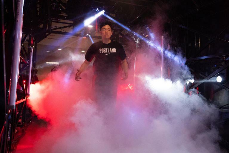 NBA fines Trail Blazers $100K, suspend assistant GMs for breaking rules scouting Chinese center | iNFOnews.ca