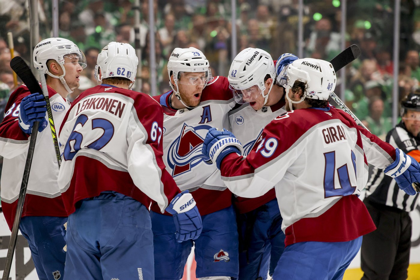 Johnston has quickest goal to start a Stars playoff game in 6-2 win over Avs for 3-2 series lead | iNFOnews.ca