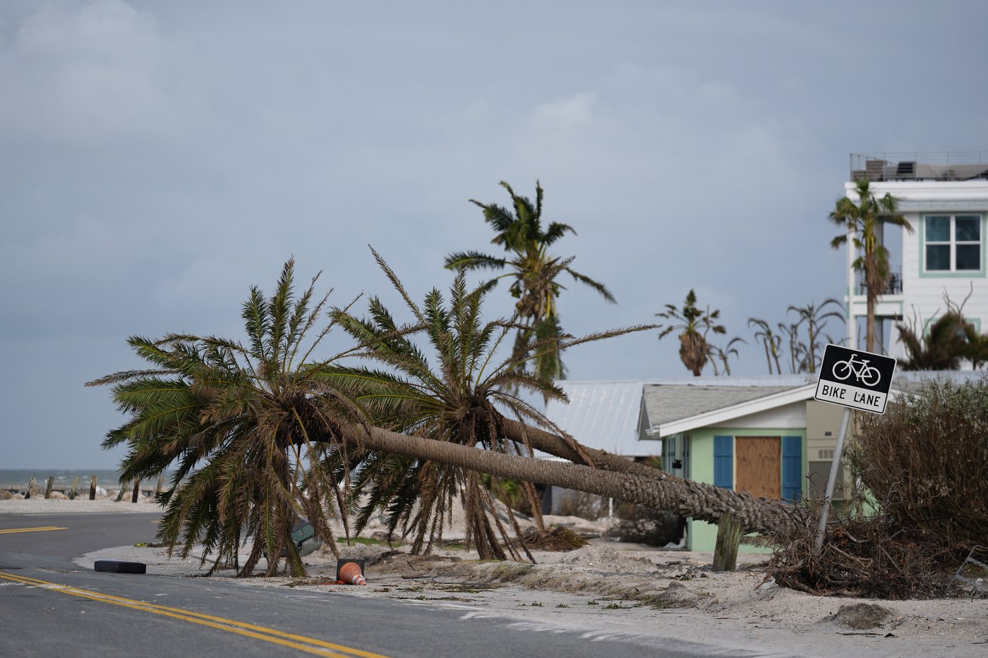 The Latest: Milton causes widespread power outages and several deaths in Florida | iNFOnews.ca
