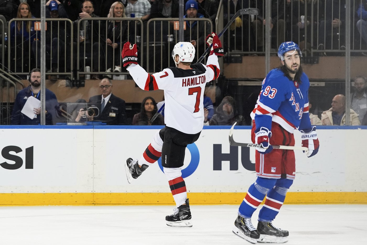 Jesper Bratt has goal and 3 assists, Jack Hughes scores 2 as Devils beat reeling Rangers 5-1 | iNFOnews.ca