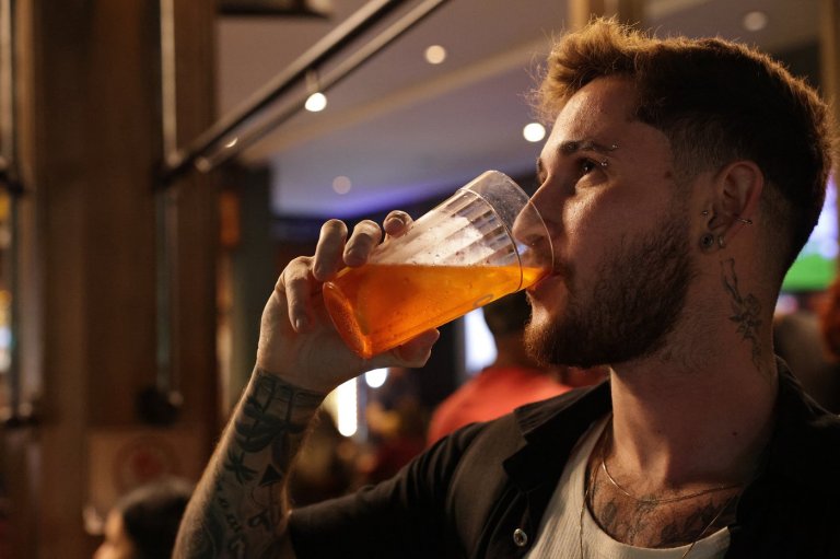 Brazilians avoid drinking after authorities confirm methanol poisoning cases, including 1 death | iNFOnews.ca