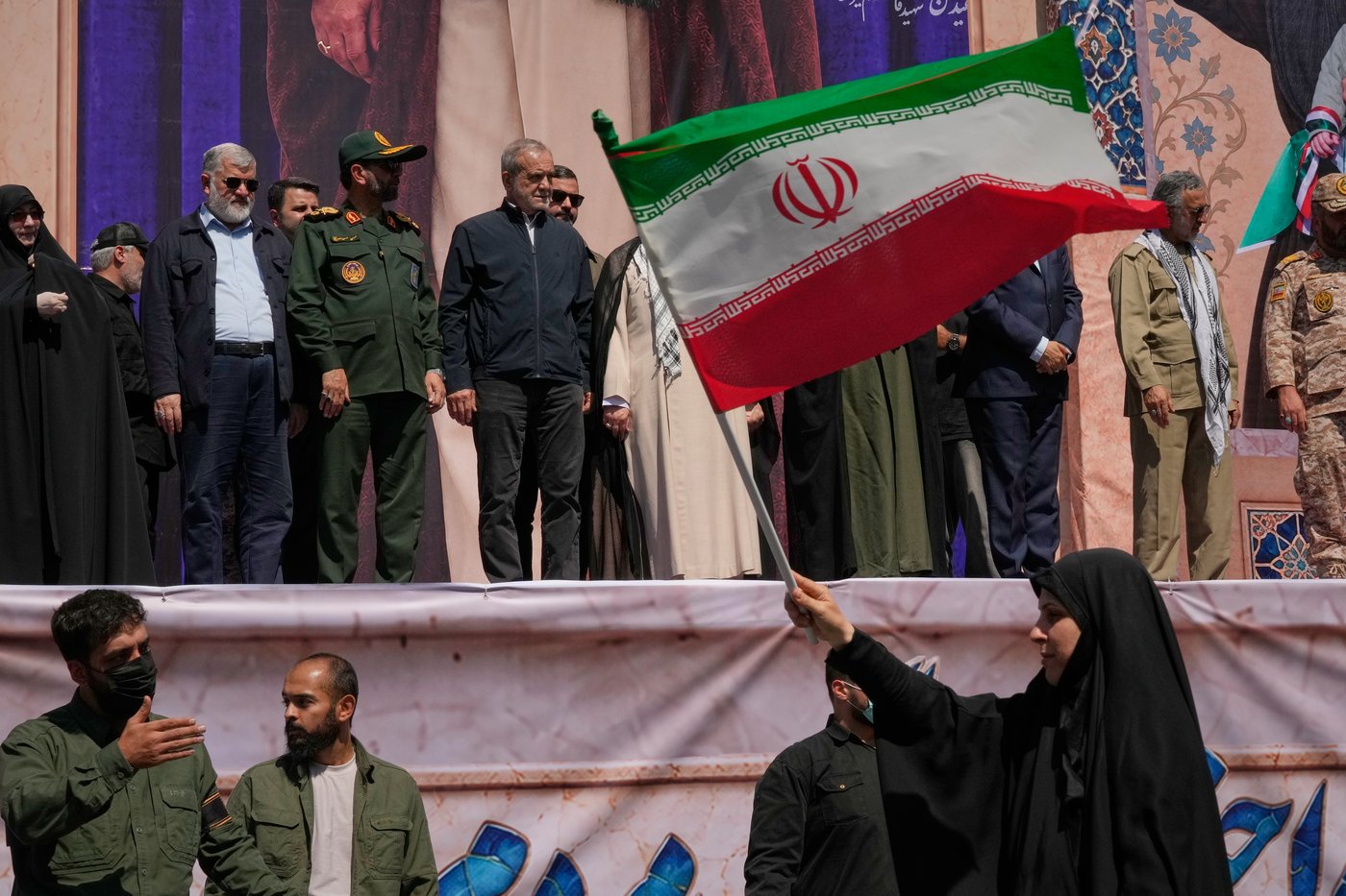 Hundreds of thousands attend Iran's biggest government-organized rally since the war began | iNFOnews.ca
