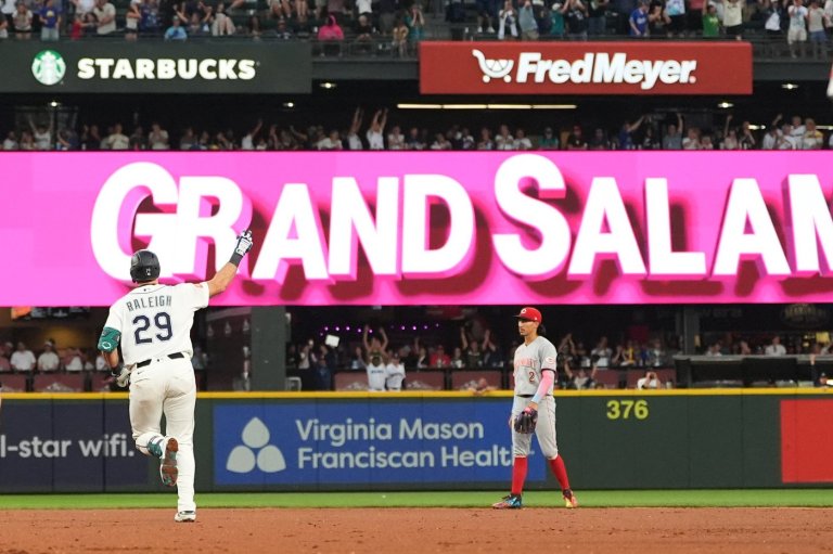 Raleigh hits 6th career grand slam, Kirby tosses 6 strong innings as Mariners blank Reds 8-0 | iNFOnews.ca