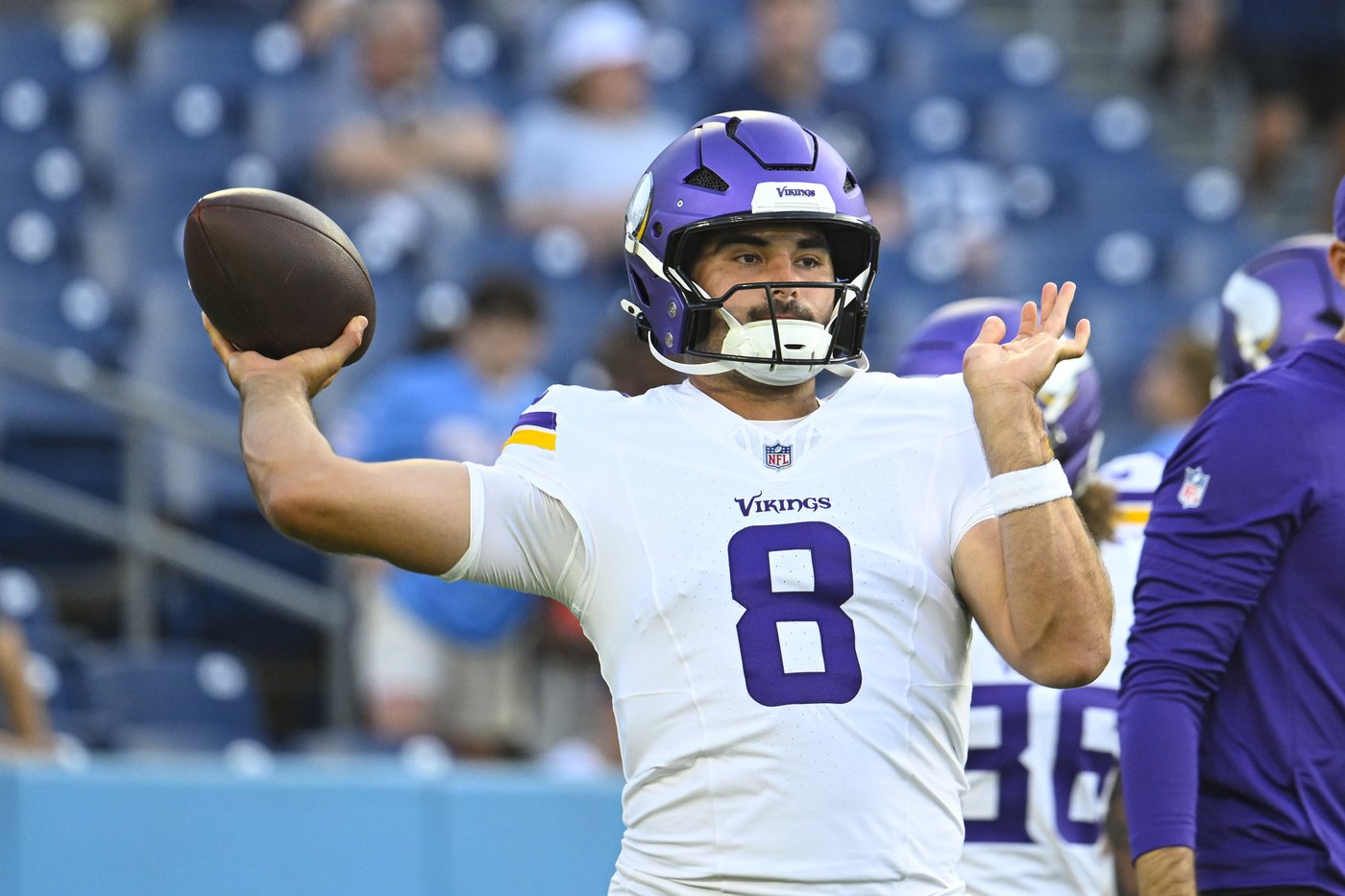 Vikings sign QB Carson Wentz to back up J.J. McCarthy, send Sam Howell to the Eagles | iNFOnews.ca Vikings sign QB Carson Wentz to back up J.J. McCarthy, send Sam Howell to the Eagles | iNFOnews.ca