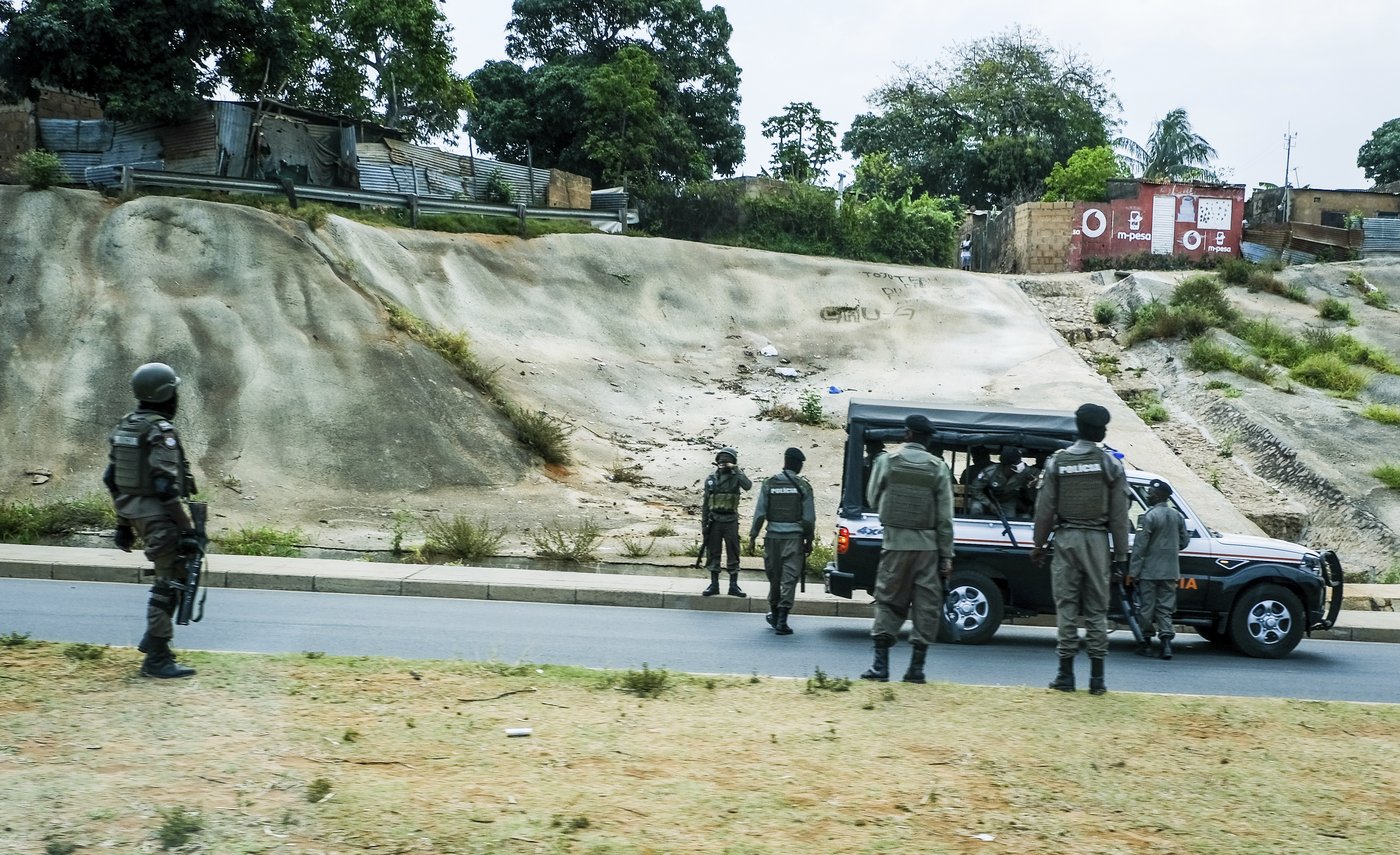 Police in Mozambique fire tear gas at opposition politician as post-election tensions soar | iNFOnews.ca