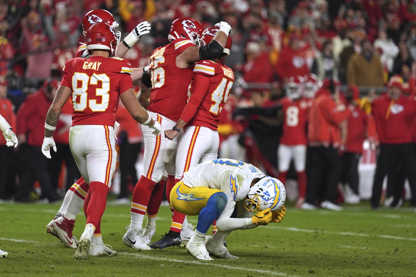 Chiefs win 9th straight AFC West title, beating Chargers 19-17 on bank-shot field goal | iNFOnews.ca Chiefs win 9th straight AFC West title, beating Chargers 19-17 on bank-shot field goal | iNFOnews.ca