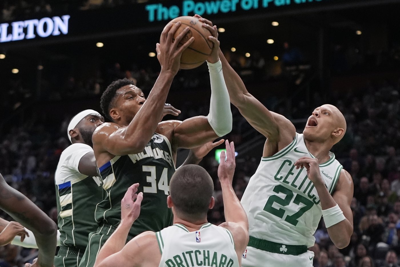 Jaylen Brown scores 30 points, Payton Pritchard makes 8 3s as Celtics beat Bucks 119-108 | iNFOnews.ca