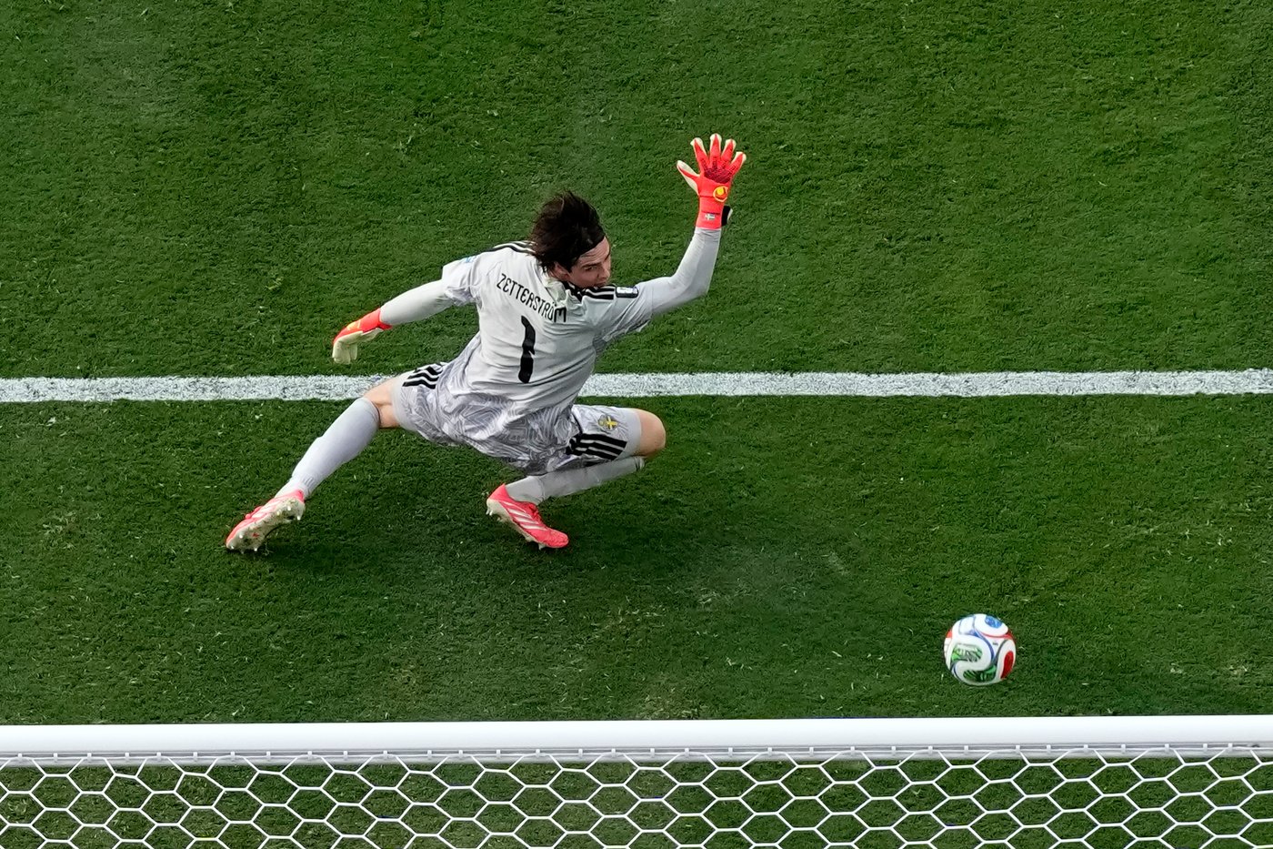 Mbappé scores twice for France, Norway and Mexico advance in World Cup, in photos | iNFOnews.ca
