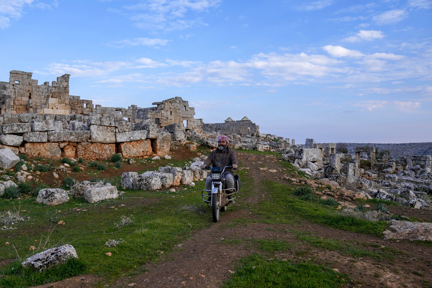 Experts push to restore Syria’s war-torn heritage sites, including renowned Roman ruins at Palmyra | iNFOnews.ca Experts push to restore Syria’s war-torn heritage sites, including renowned Roman ruins at Palmyra | iNFOnews.ca