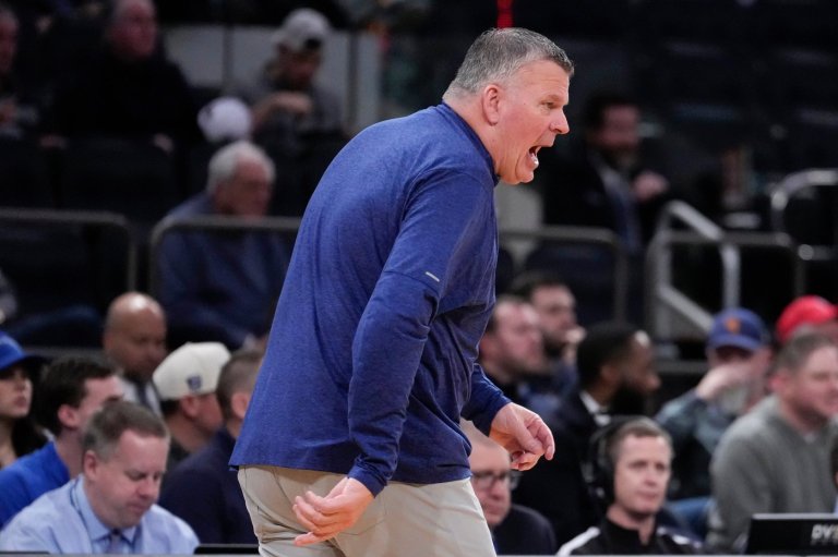 Creighton coach Greg McDermott announces retirement after 16 seasons; Alan Huss will succeed him | iNFOnews.ca