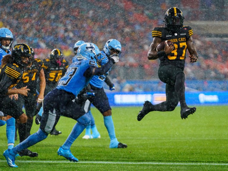 Chad Kelly throws three TD passes as Argos earn 39-20 wild weather win over Ticats | iNFOnews.ca