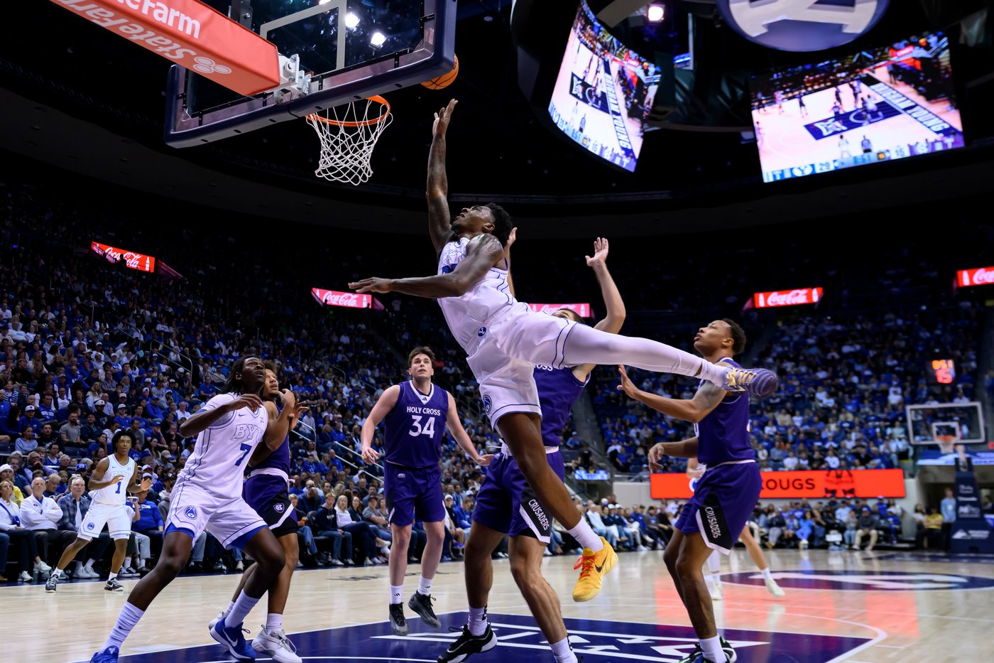 Richie Saunders scores 20 to lead No. 8 BYU to 98-53 victory over Holy Cross | iNFOnews.ca