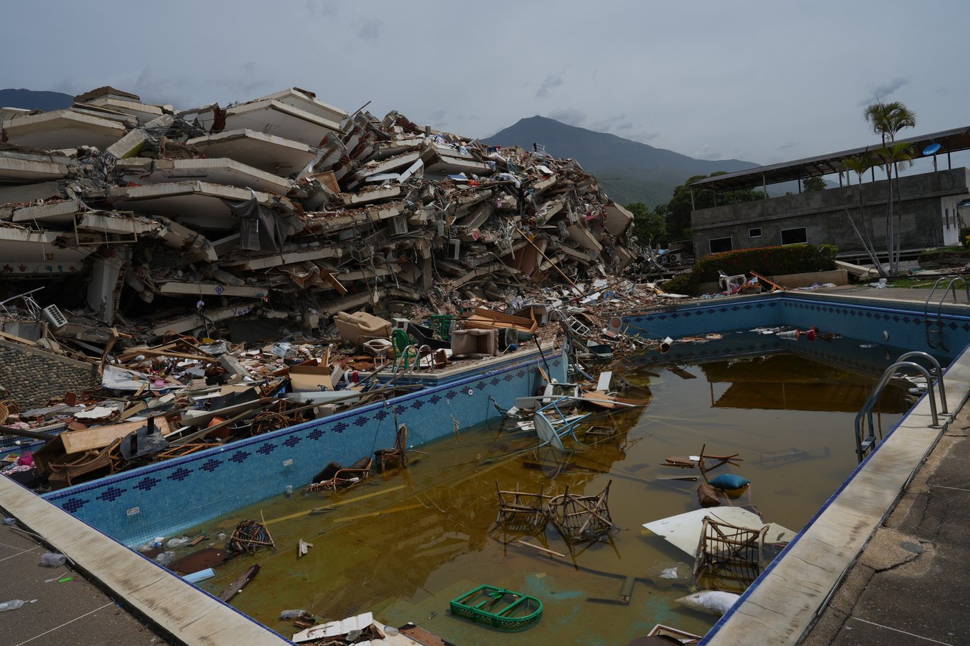 Spotless uniforms, stalled cranes: Inside Venezuela’s faltering quake rescue effort | iNFOnews.ca Spotless uniforms, stalled cranes: Inside Venezuela’s faltering quake rescue effort | iNFOnews.ca