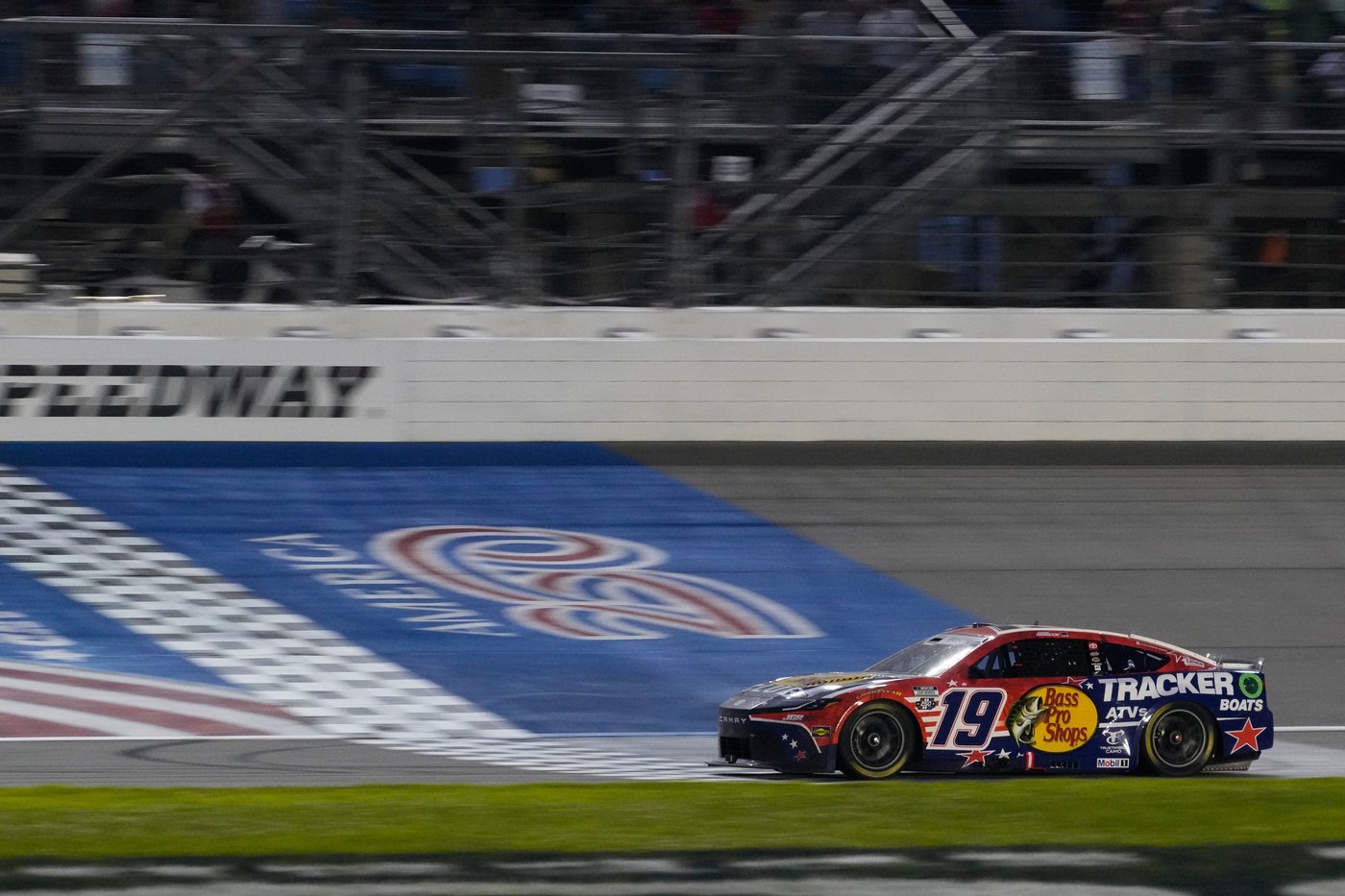 Briscoe holds off Bell in NASCAR’s return to Chicagoland Speedway | iNFOnews.ca Briscoe holds off Bell in NASCAR’s return to Chicagoland Speedway | iNFOnews.ca