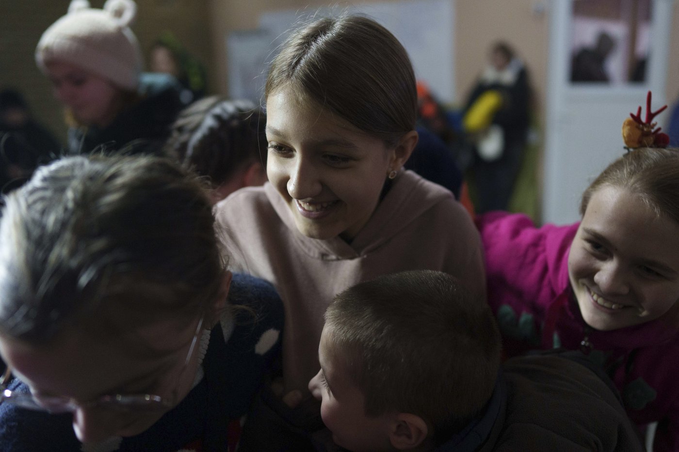 'Reindeer' volunteers bring holiday magic to Ukrainian children living on the frontlines | iNFOnews.ca