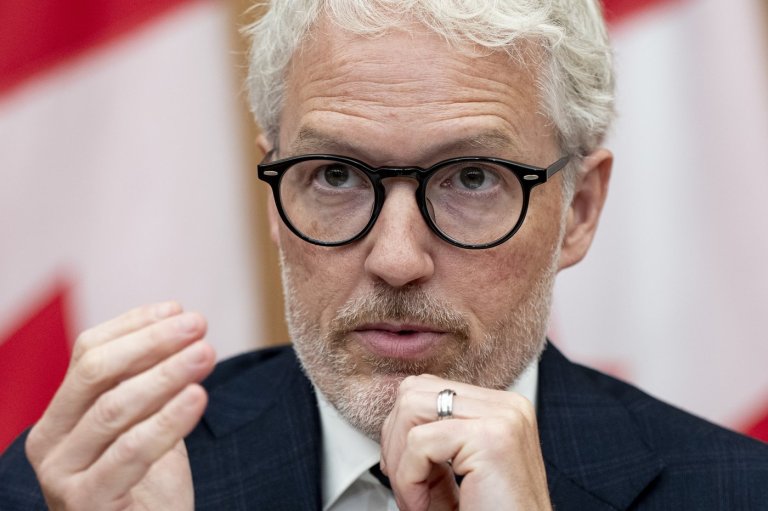 Federal privacy commissioner looking into sexualized deepfakes on X platform | iNFOnews.ca