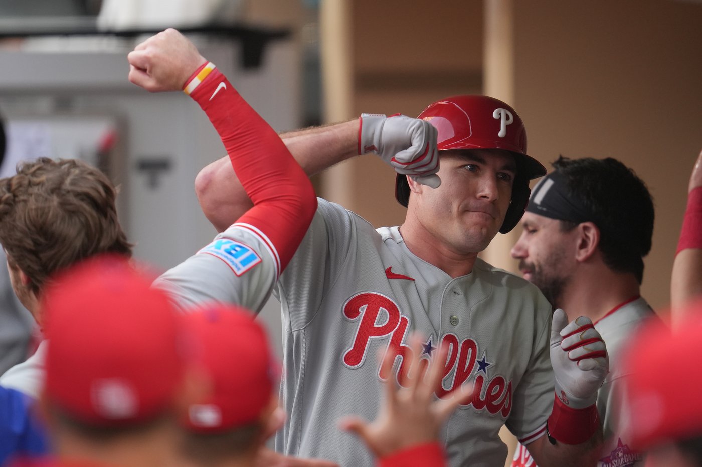 Harper, Realmuto and Turner hit home runs in Phillies' 4-3 win over Padres | iNFOnews.ca