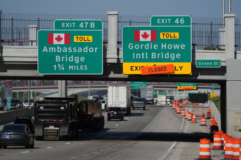Conservatives consider using Parliament to unveil details of U.S. border bridge deal | iNFOnews.ca