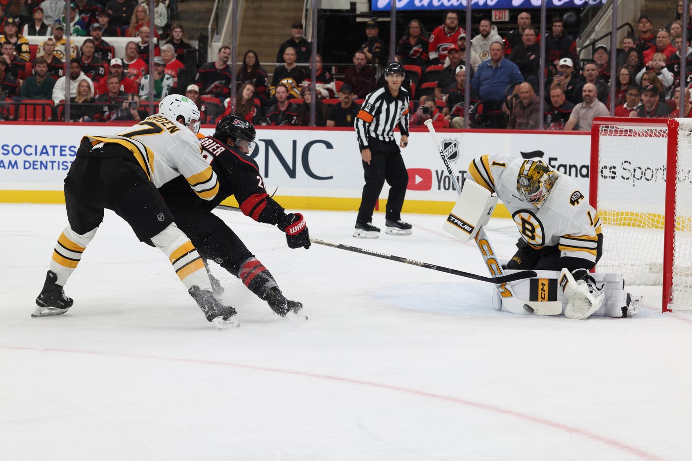 Aho's late goal helps Kochetkov improve to 8-0-0 as Hurricanes beat Bruins 2-1 | iNFOnews.ca