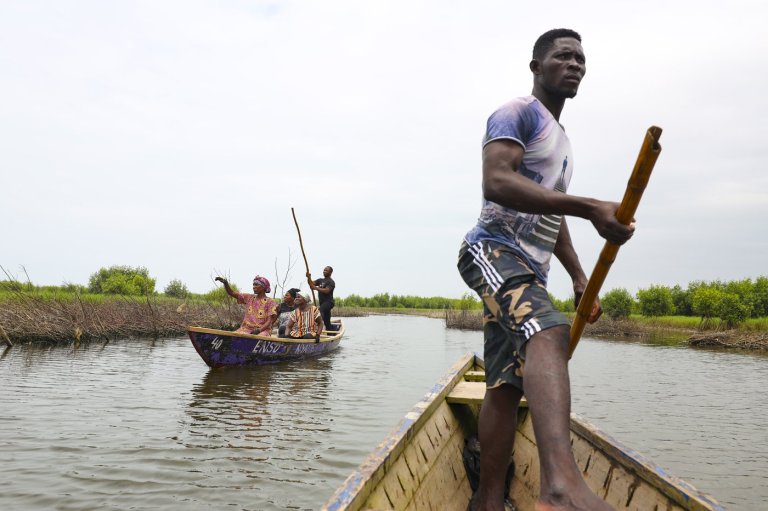In coastal Ghana, female oyster farmers try to save an old practice threatened by climate change | iNFOnews.ca