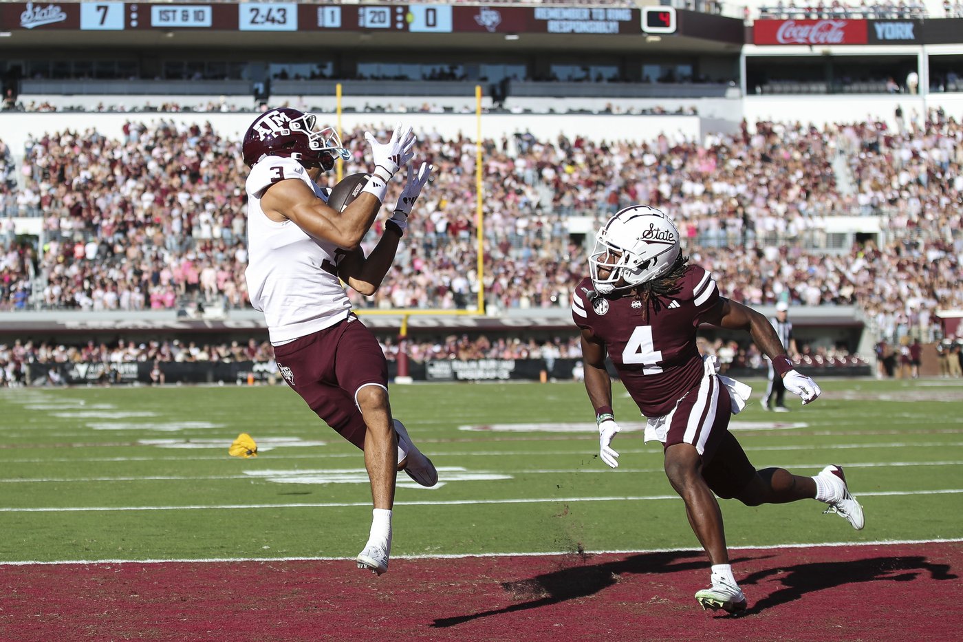 Moss scores 2 TDs as Texas A&M beats Mississippi State 34-24 for its 6th straight win | iNFOnews.ca