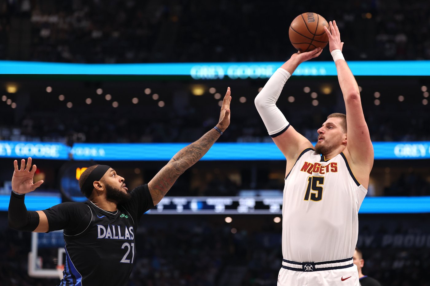 Flagg scores 33 points, Davis adds 31 as Mavericks beat Nuggets 131-130 | iNFOnews.ca