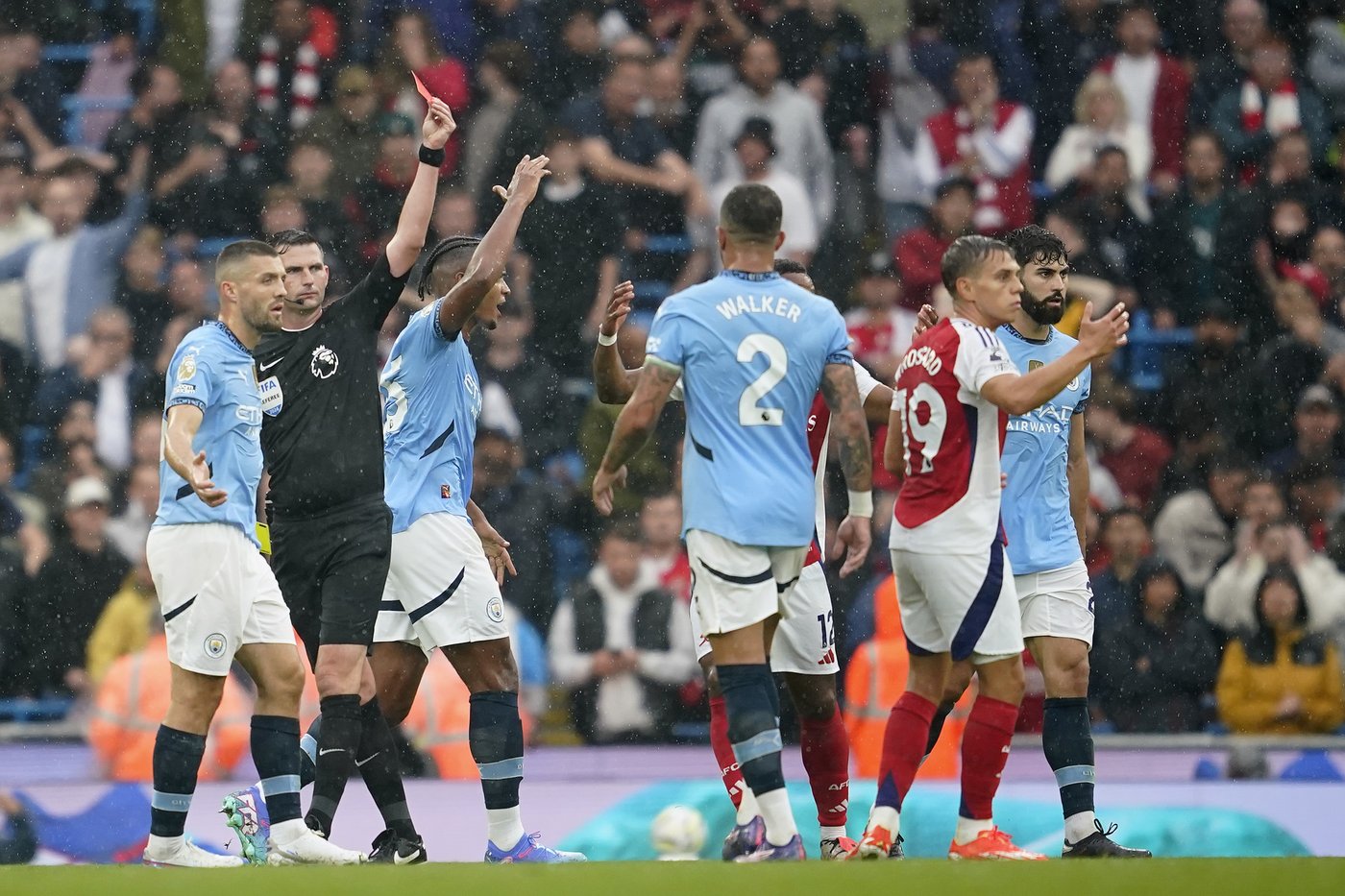 Arsenal sees red again as Trossard sent off against Man City | iNFOnews.ca