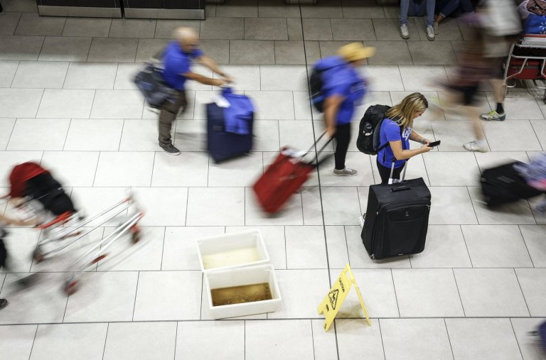 Flight delays and cancellations at Calgary airport leave travellers scrambling | iNFOnews.ca