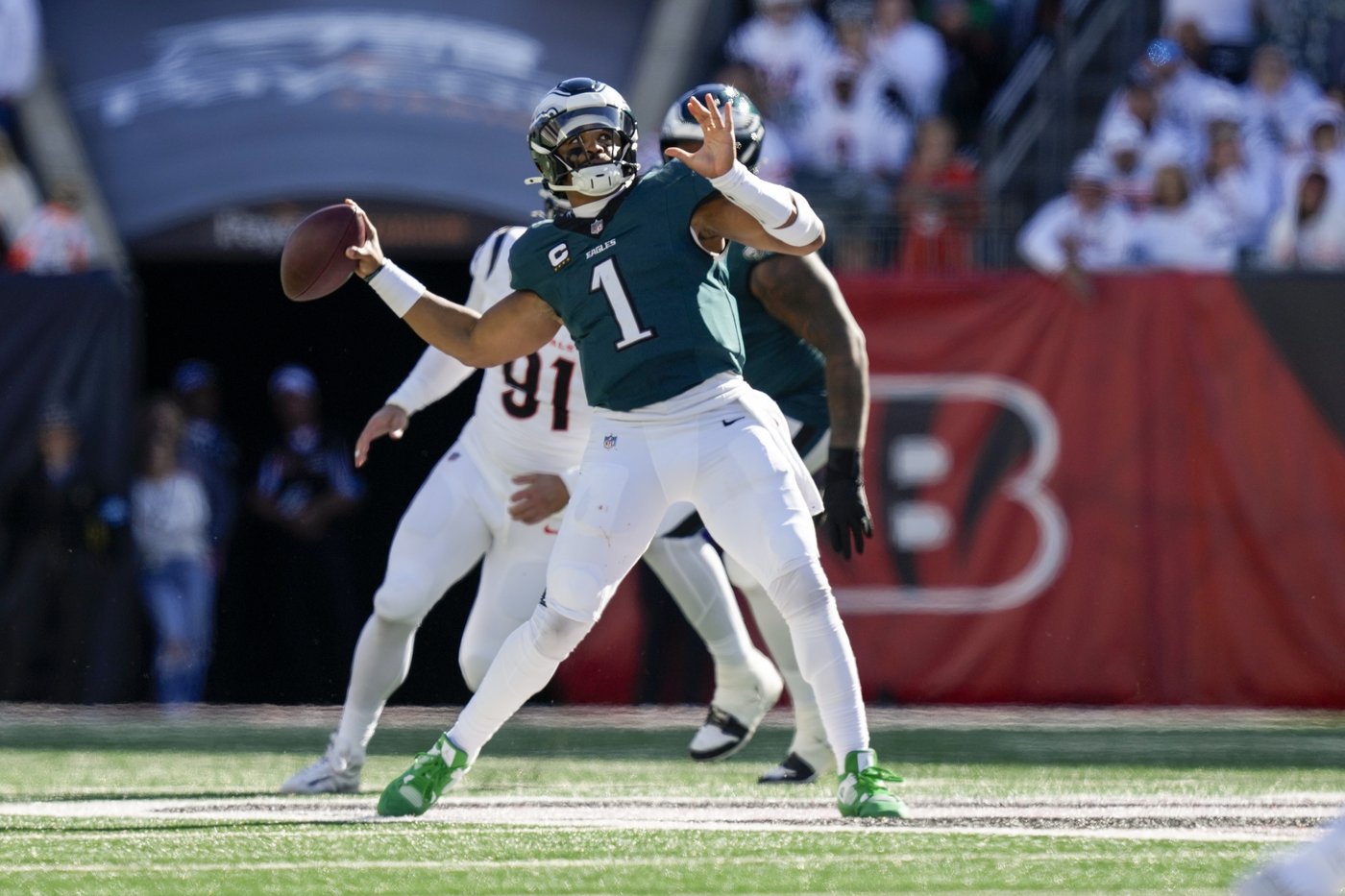 Sports betting roundup: Jayden Daniels’ Hail Mary touchdown pass impacts bettors | iNFOnews.ca